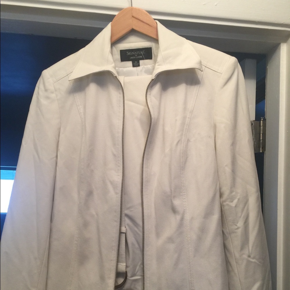 Pants Suit never worn.   See details below